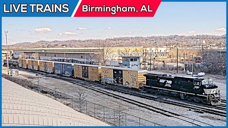 Live camera view of Birmingham Railroad