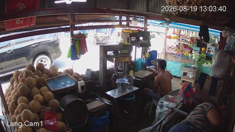 Live camera view of Doy Doy's Coconut Shop