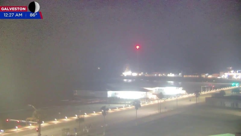 Live camera view of Galveston Beach