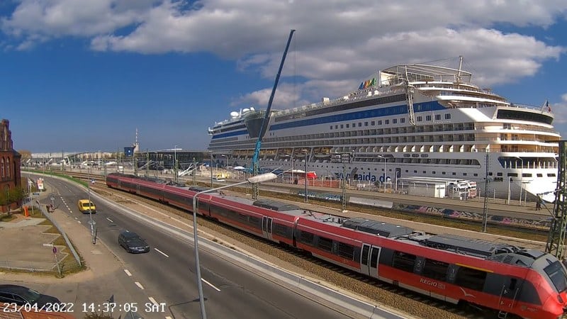 Live camera view of Port of Warnemunde